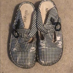 Alegria Houndstooth Shoes